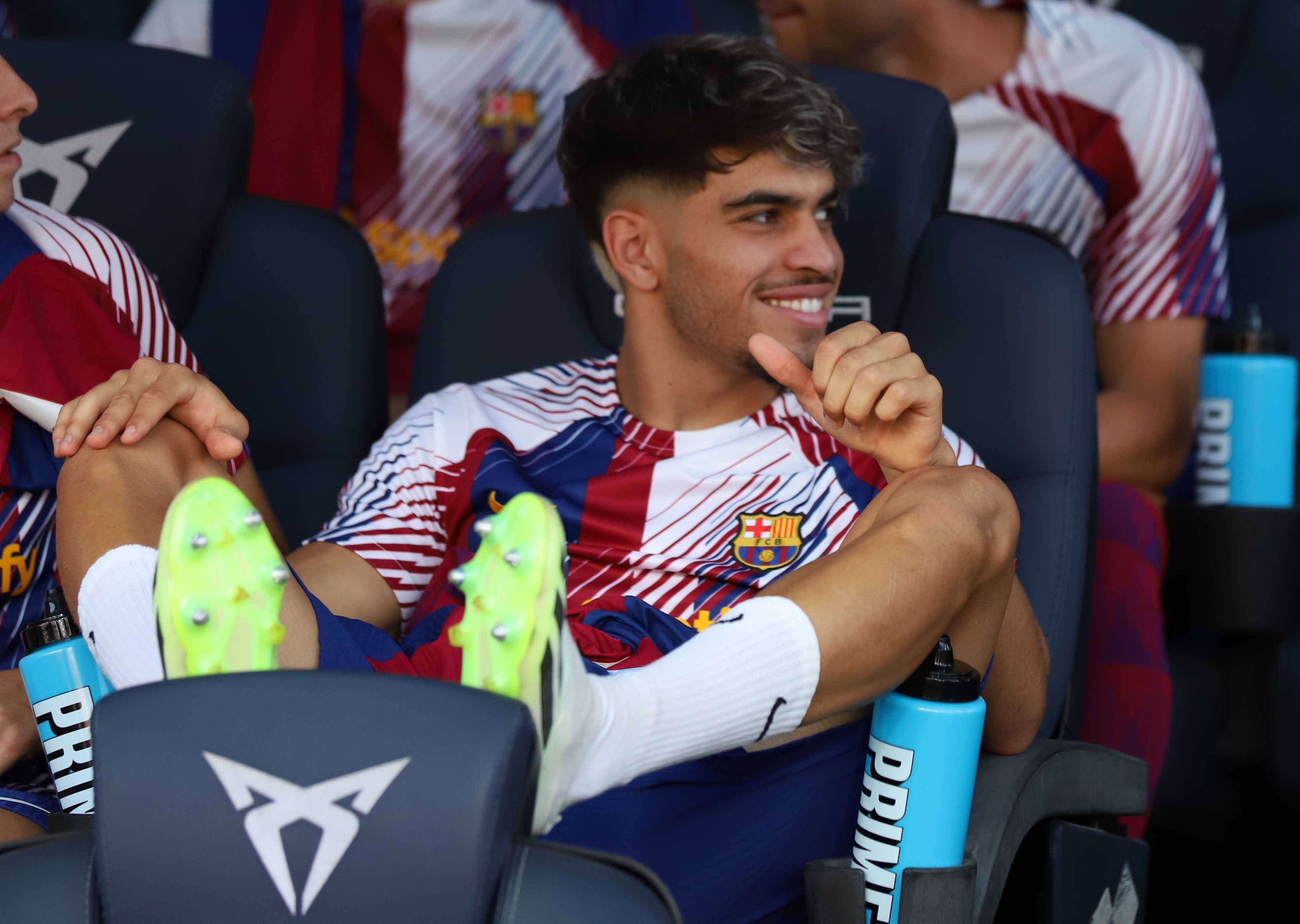 Abde, en el banquillo del FC Barcelona (FOTO: Cordón Press).