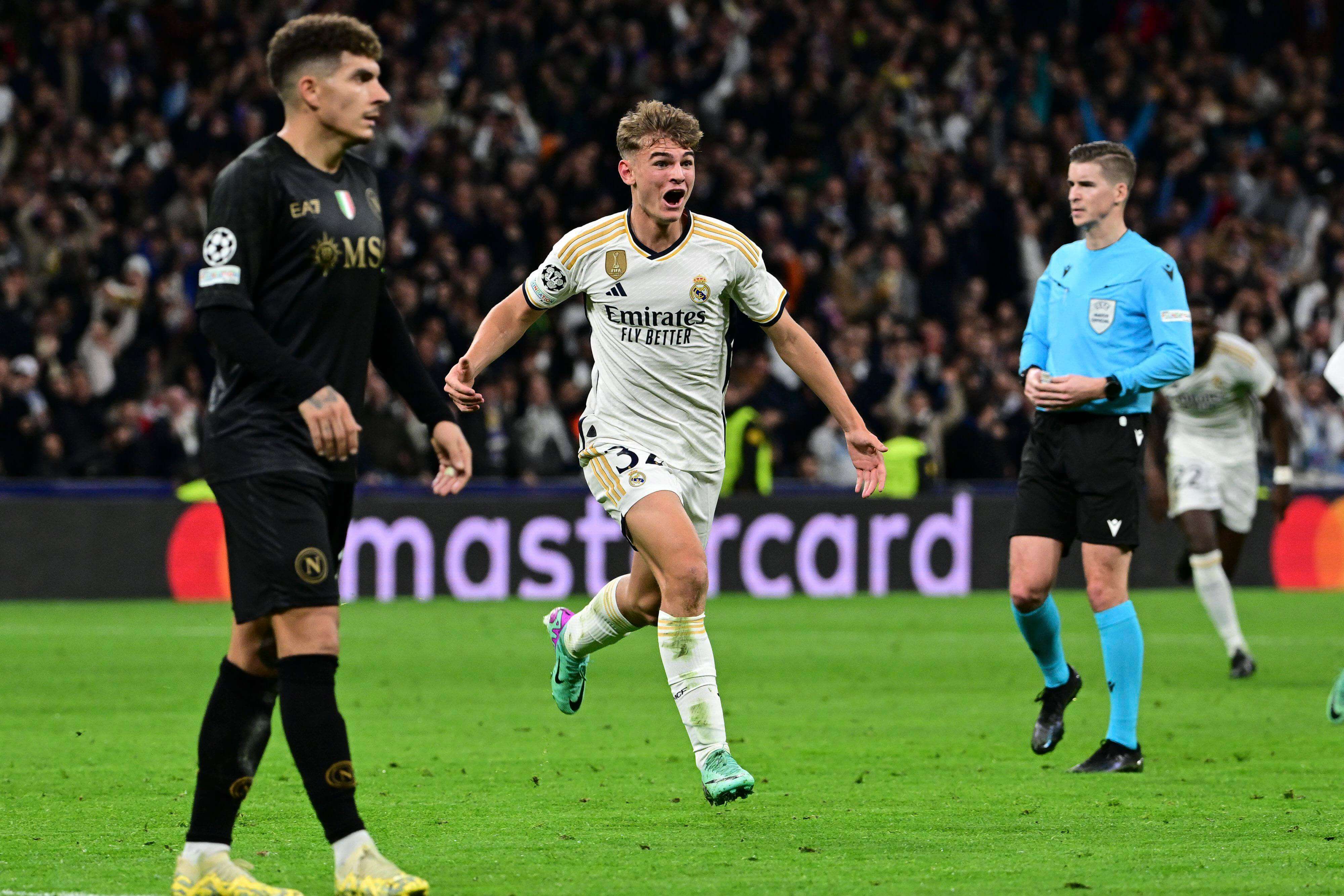 Nico Paz celebrando un gol frente al Nápoles.