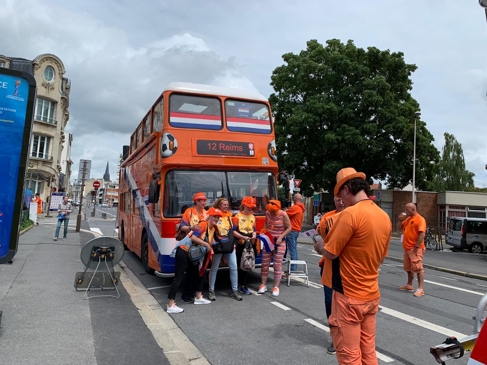  Afición holandesa en Reims.
