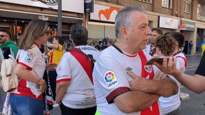  Aficionado del Rayo Vallecano hablan de Stole Dimitrievksi