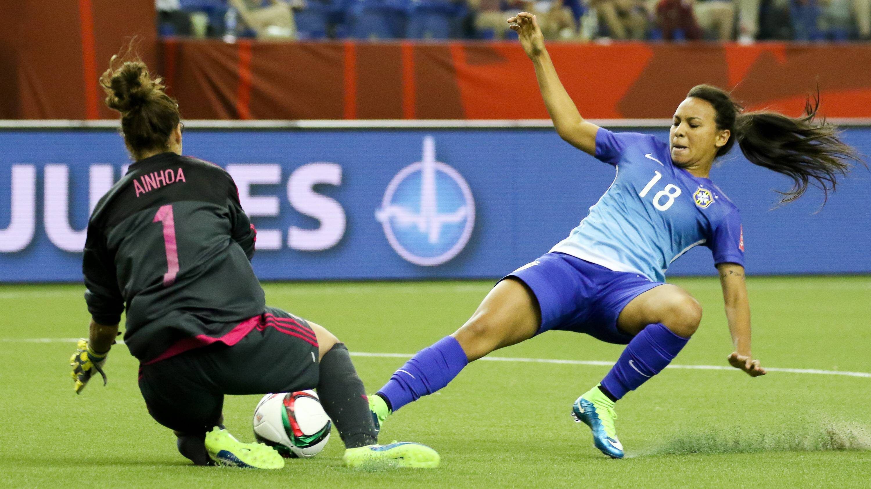  Ainhoa Tirapu, en el Brasil-España del Mundial 2015.