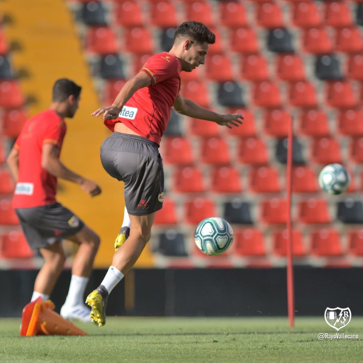 Álex Moreno, en un entrenamiento del Rayo Vallecano.