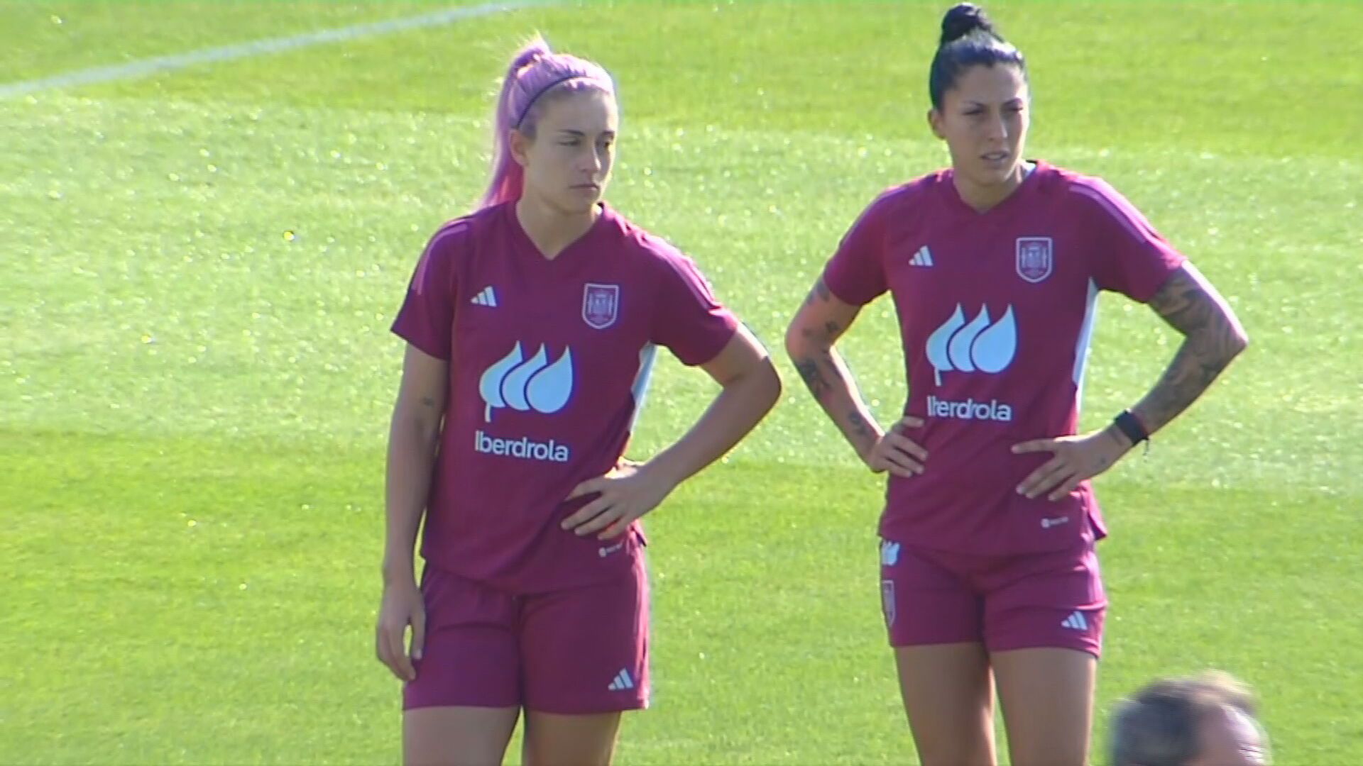  Alexia Putellas acapara todas las miradas en el primer entrenamiento