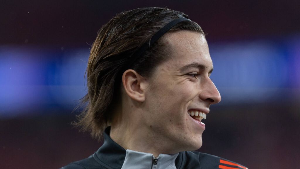 Álvaro Carreras en un partido con el Benfica (Cordon Press)