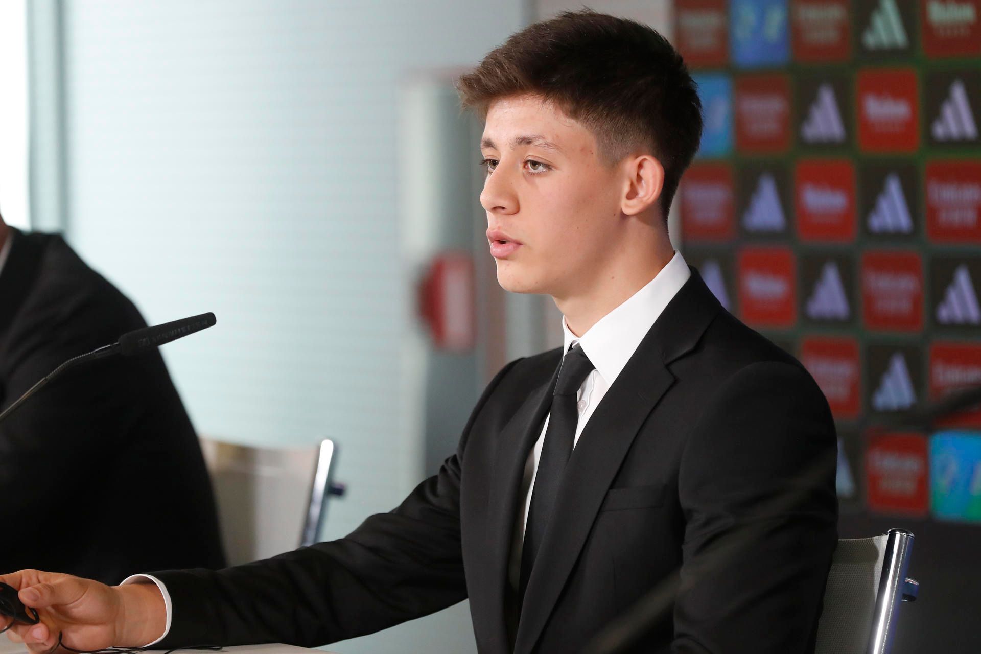 Arda Güler, en su presentación con el Real Madrid (FOTO: EFE).
