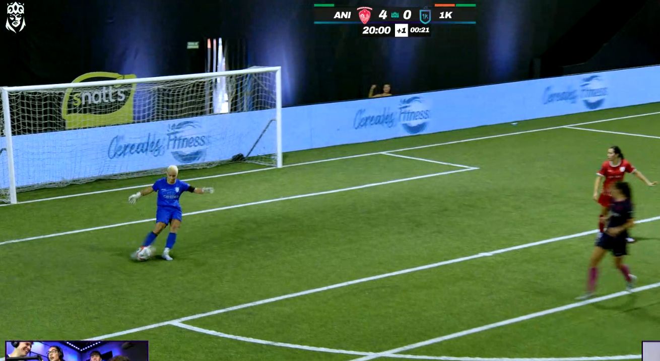  Ari Sáez anota dos goles en un minuto en la Queens League