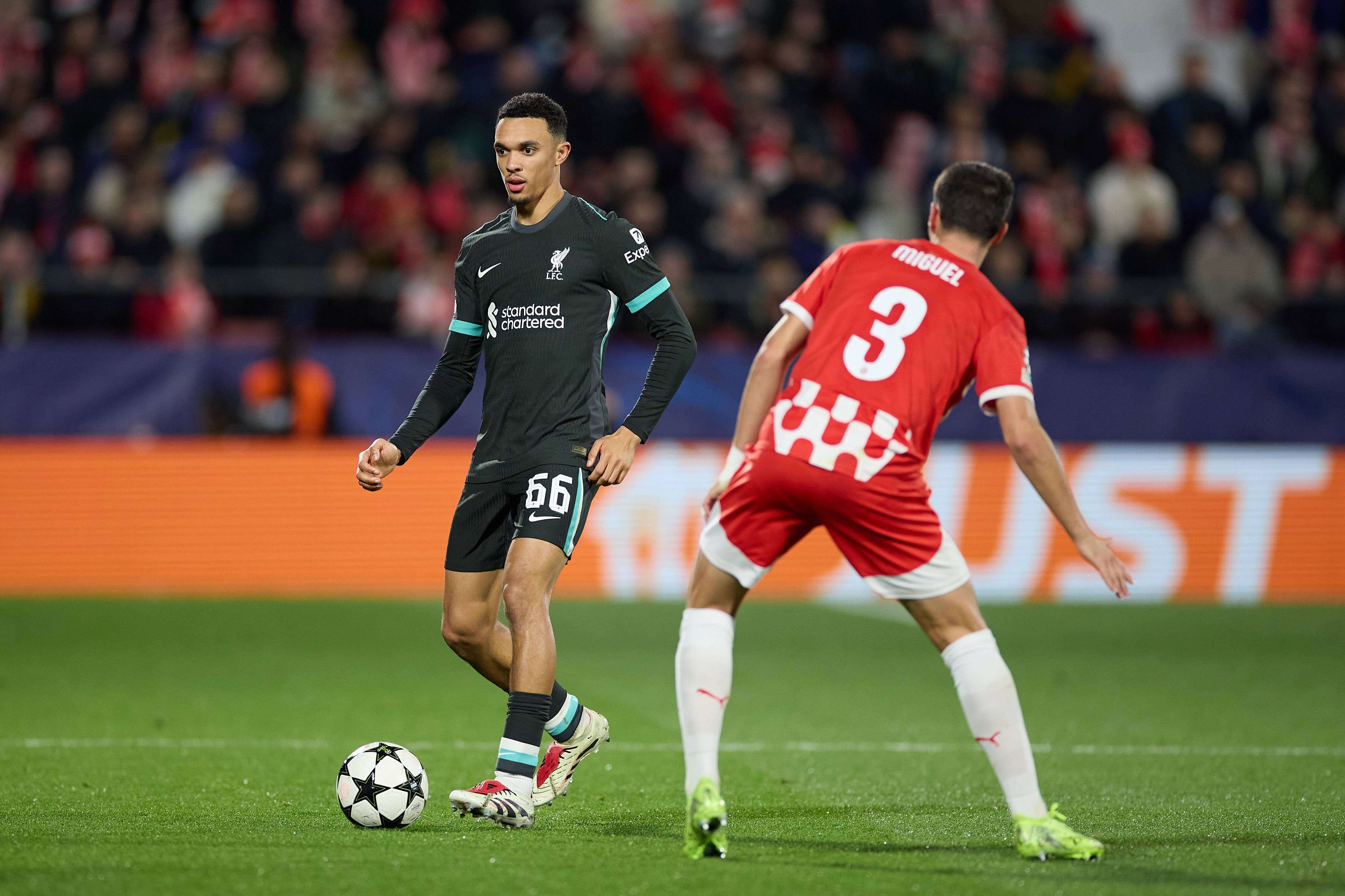  Trent Alexander-Arnold, frente al Girona (Cordon Press)