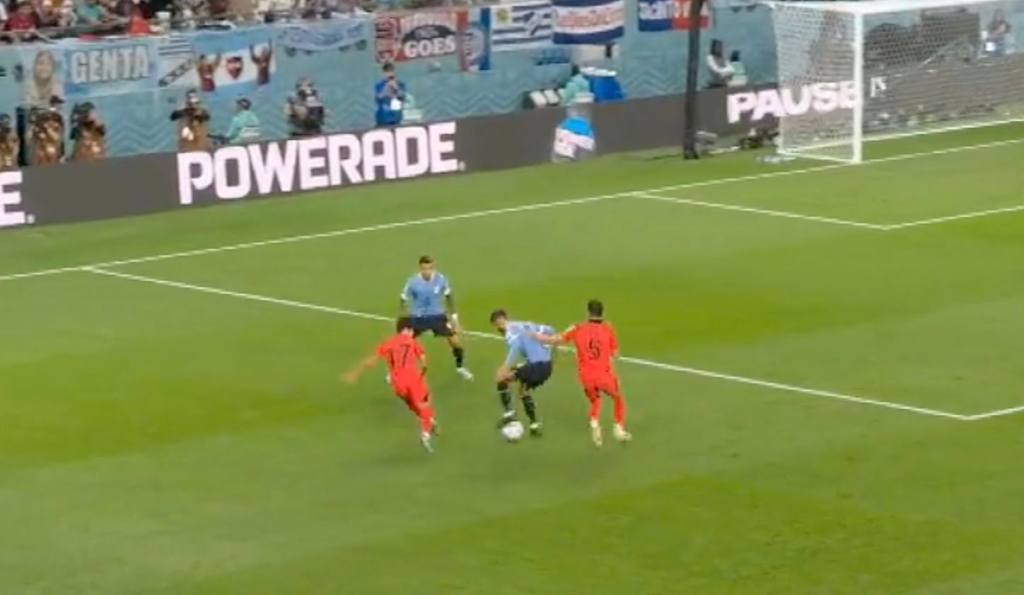 La ruleta de Bentancur en el Uruguay-Corea del Sur.