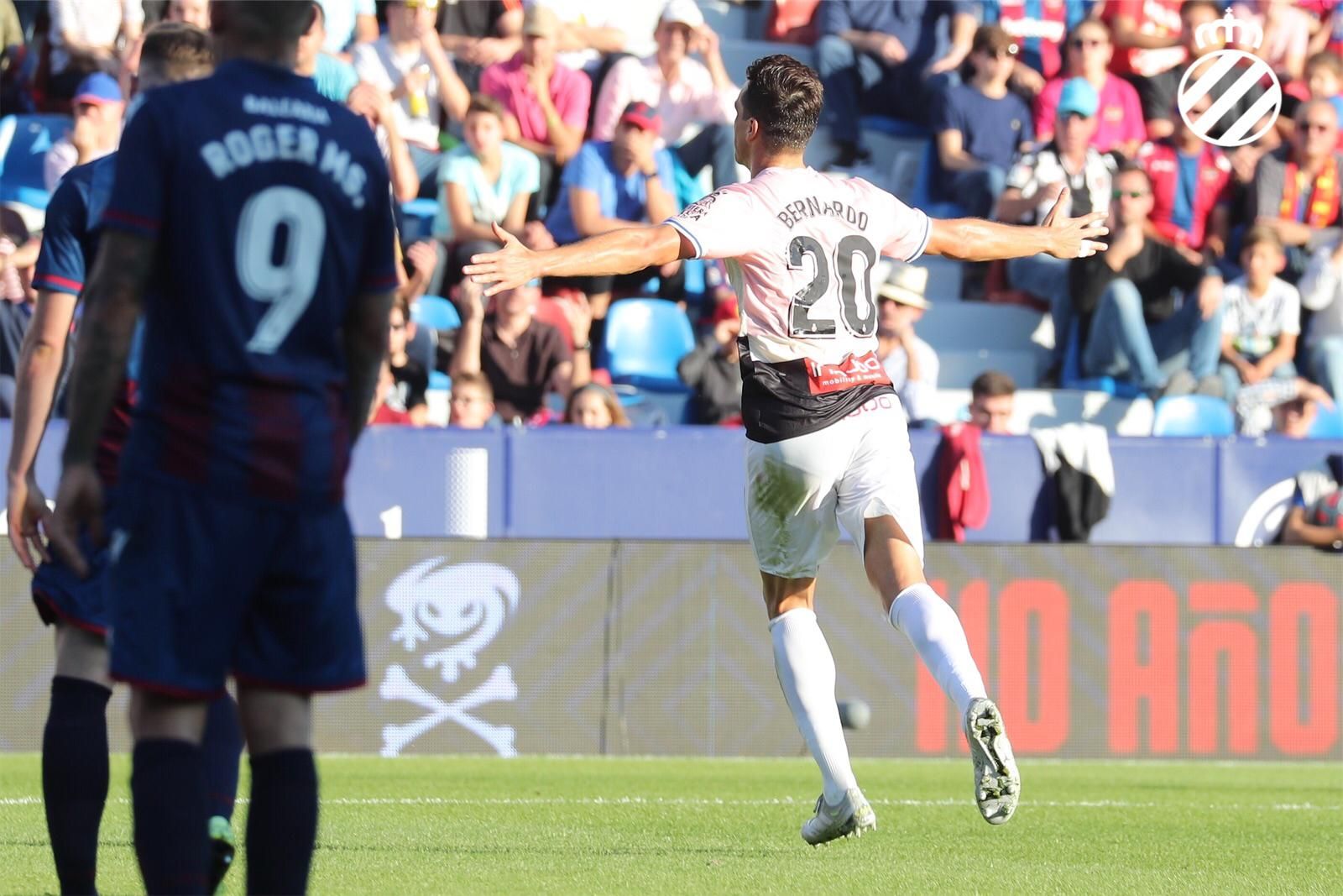 Bernardo celebra su gol ante el Levante.