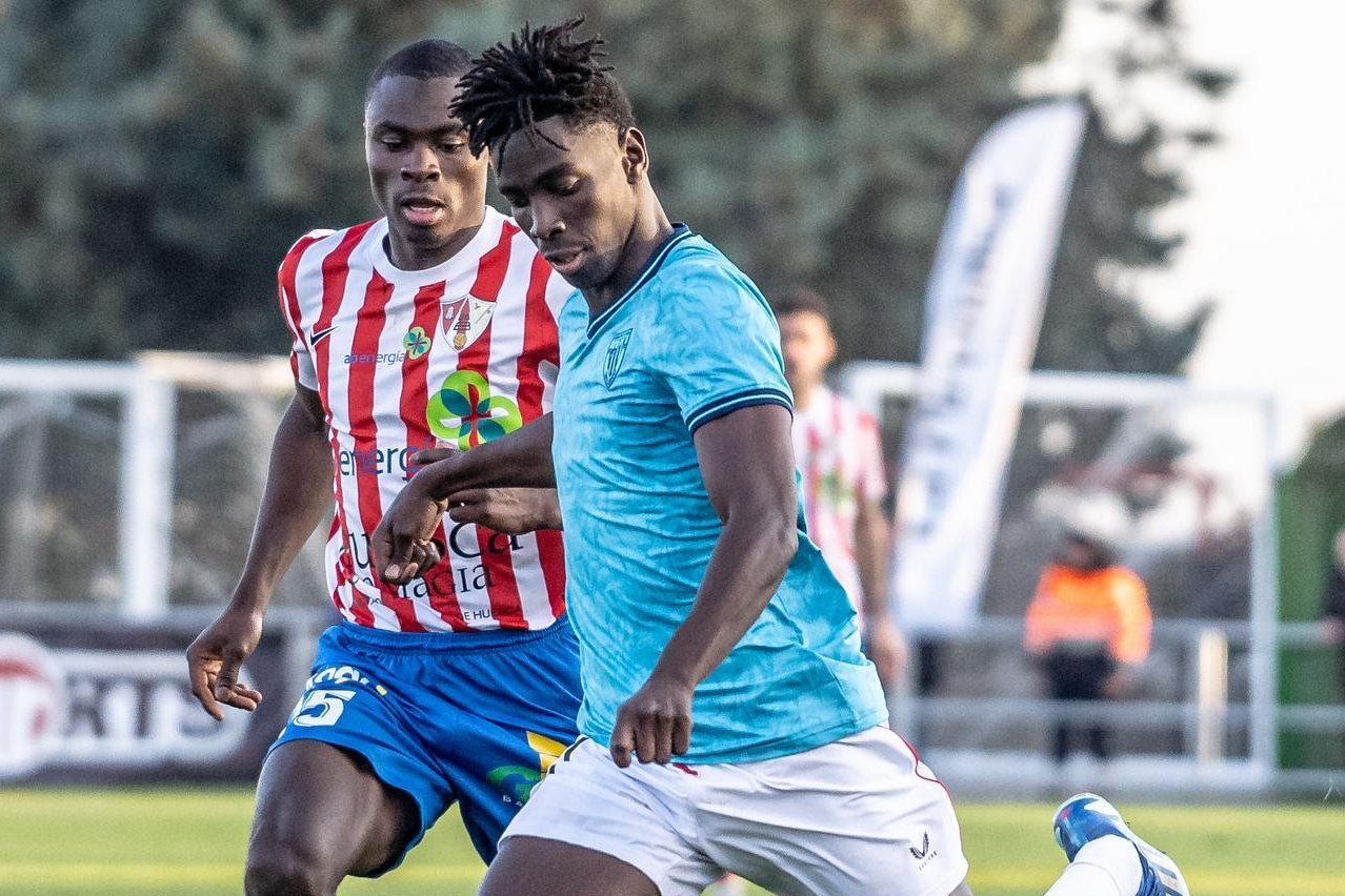  Adama Boiro durante un partido con el Bilbao Athletic.