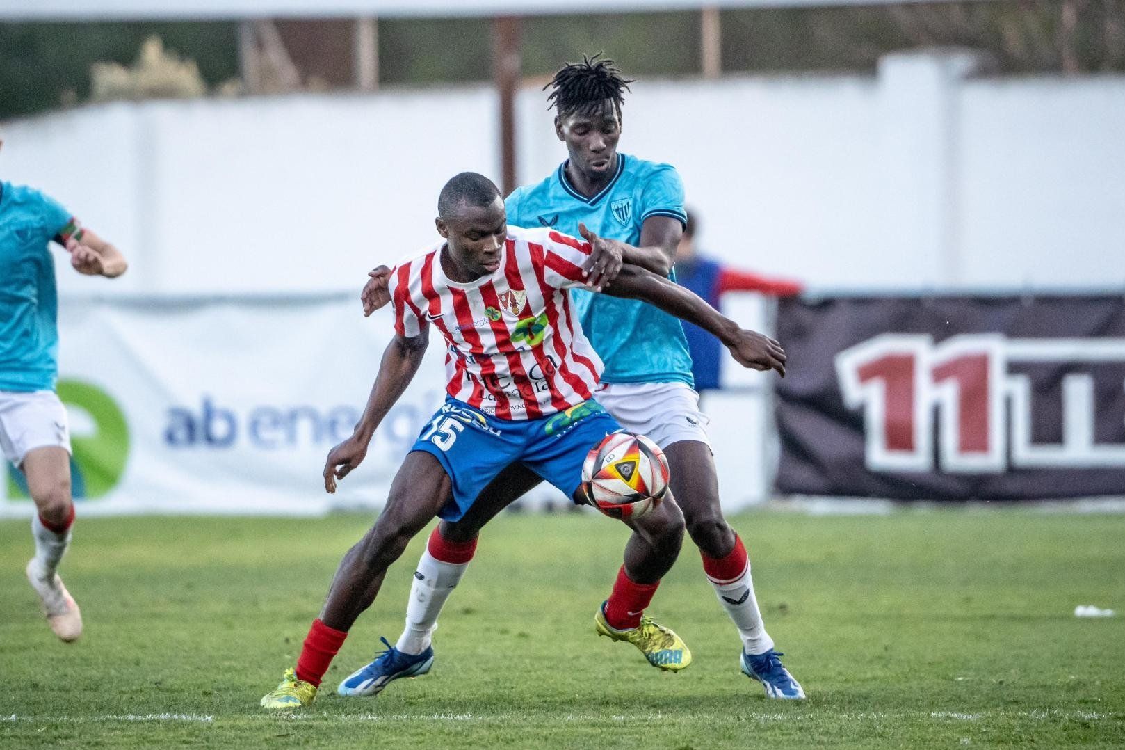 El debut de Adama Boiro en las filas del Bilbao Athletic.