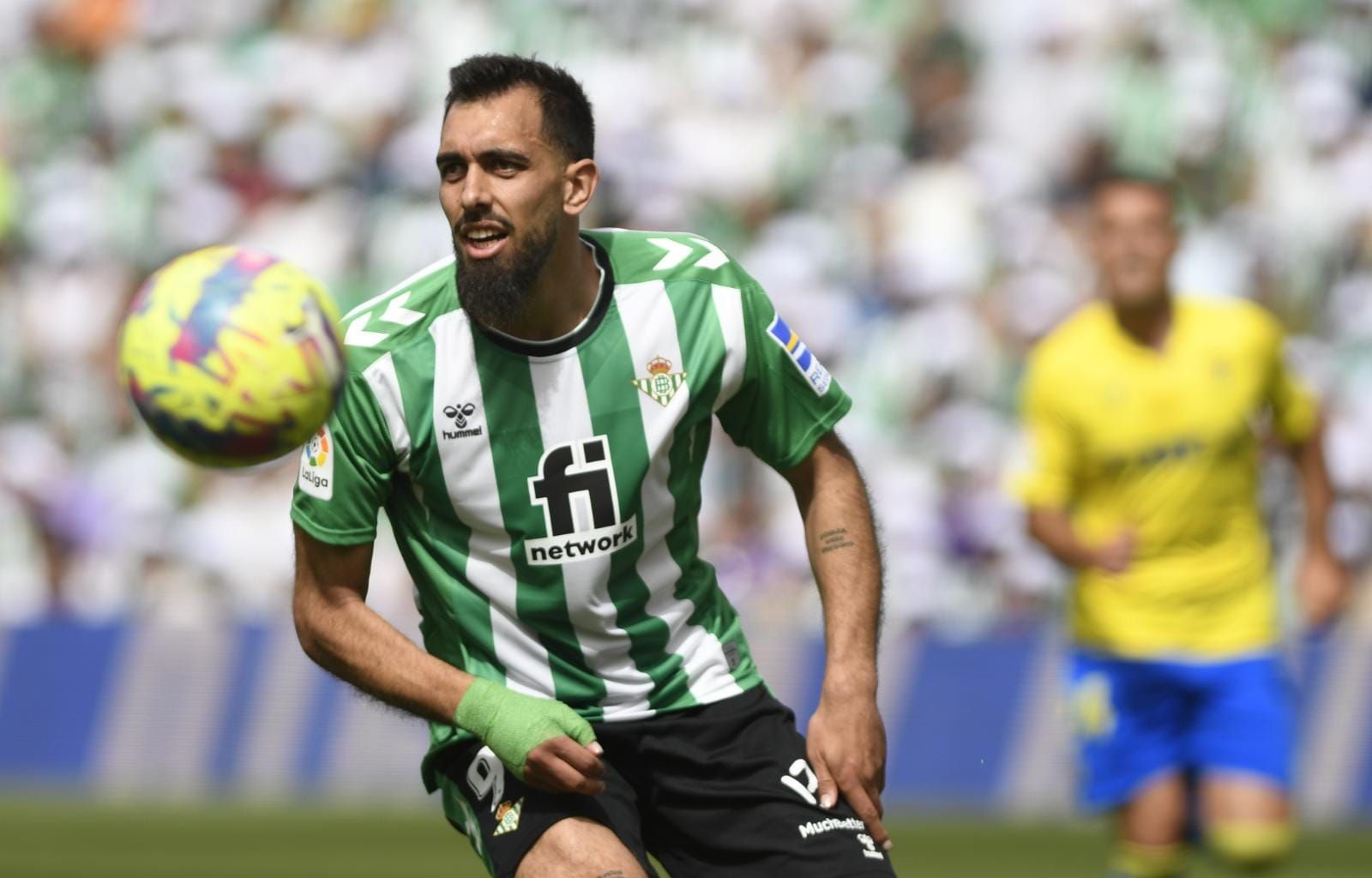 Borja Iglesias, en el Betis-Cádiz