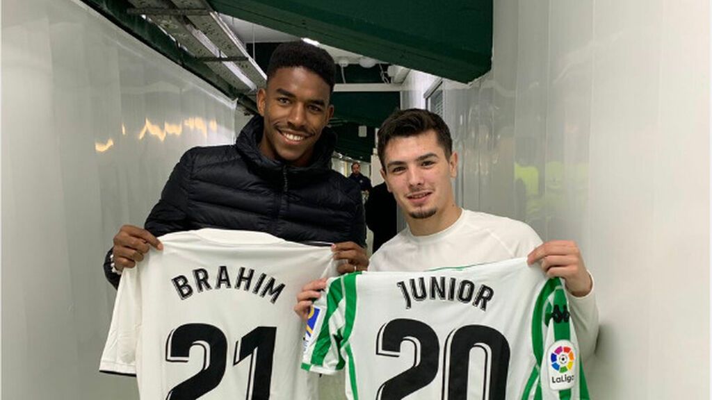 Brahim, con Junior Firpo en el Benito Villamarín.