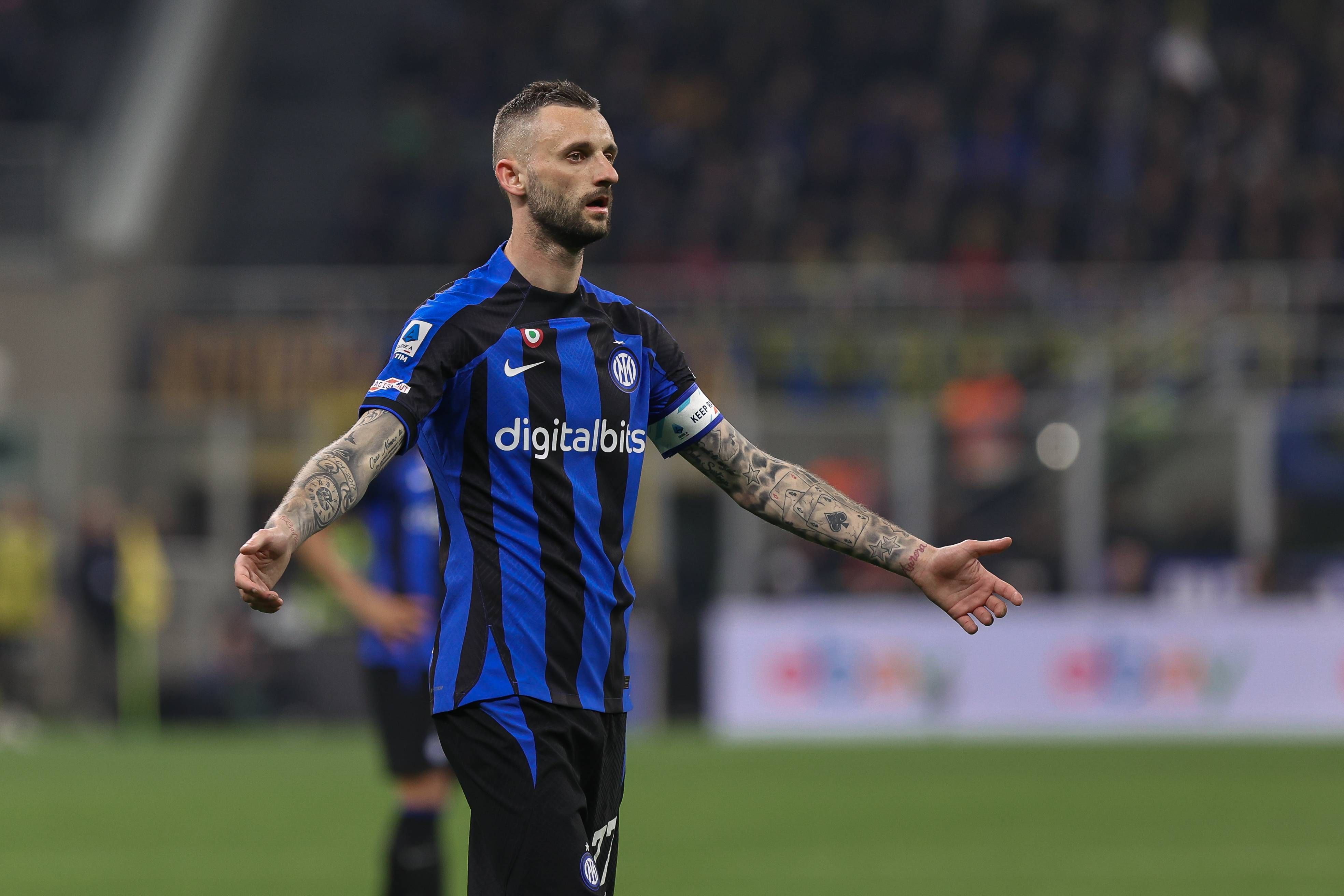 Brozovic, en la órbita de Laporta, en un partido con el Inter de Milan.