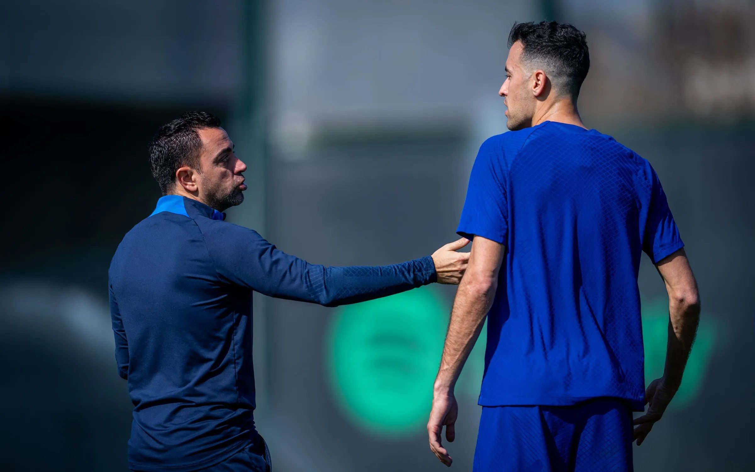  Xavi Hernández, junto a Sergio Busquets en una sesión del Barcelona.