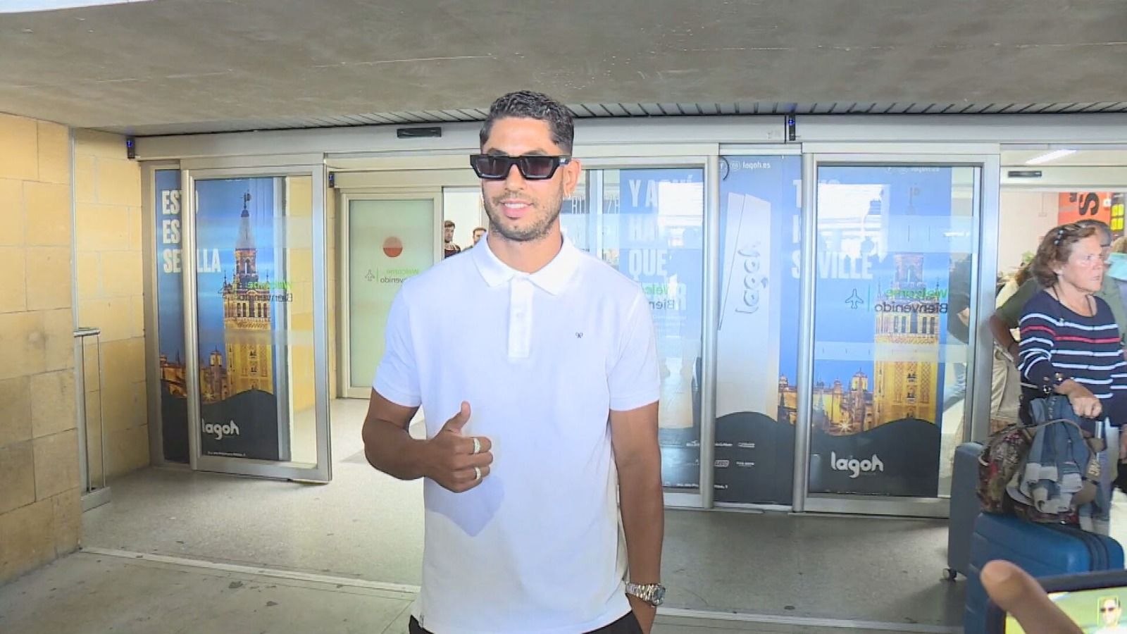 Ayoze Pérez a su llegada a Sevilla.