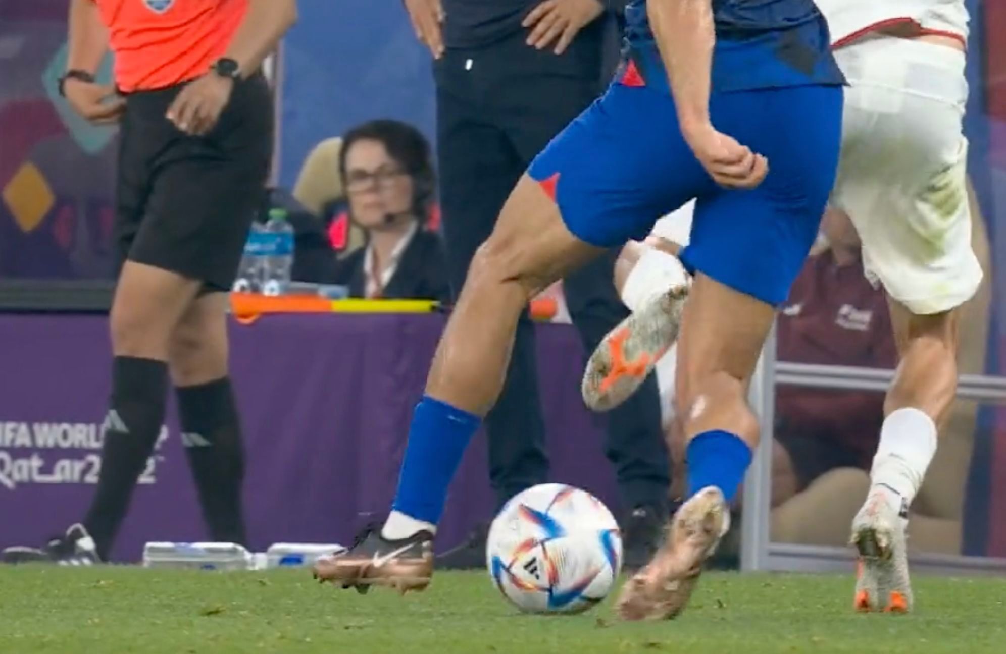 Cañido de Ali Gholizadeh a Antonee Robinson.