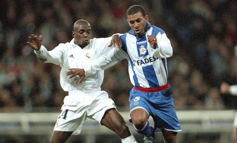  Djalminha en un partido con el Deportivo de La Coruña