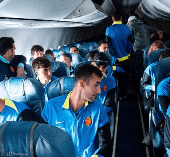 La plantilla del Mallorca se dispone a entrar volar a Arabia