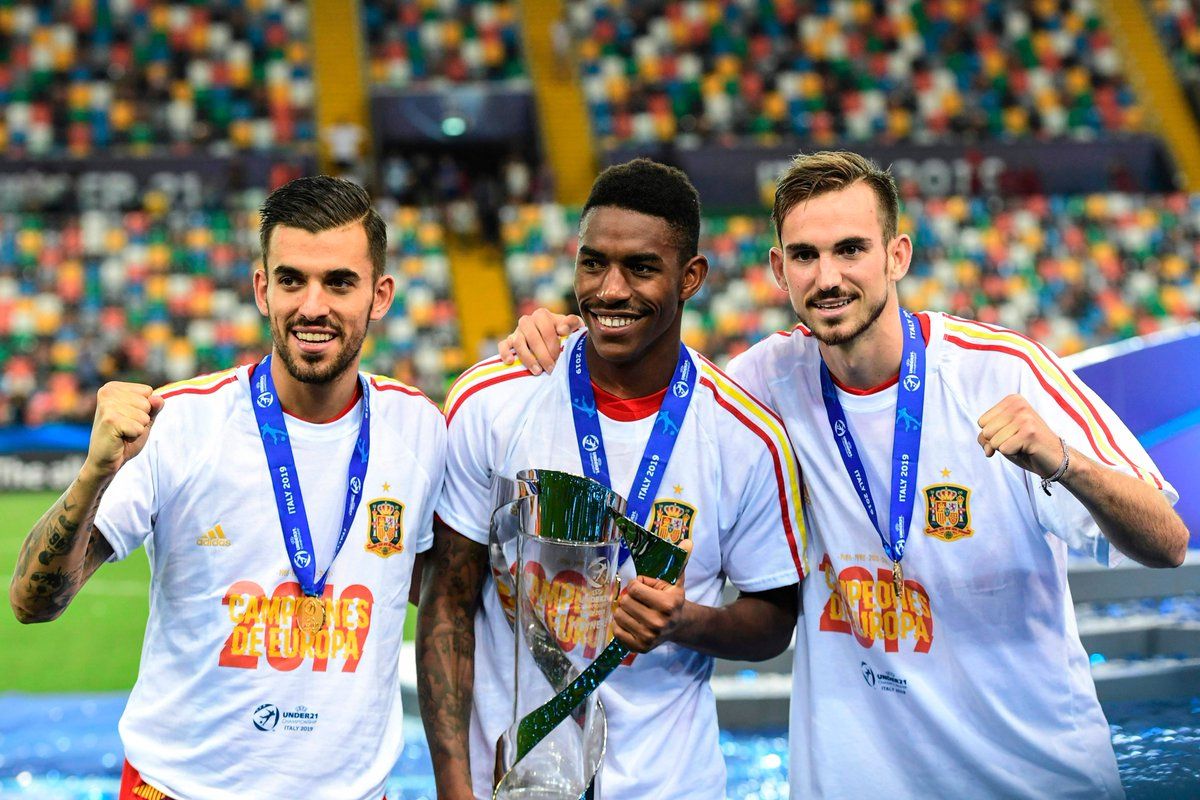 Ceballos, Junior y Fabián, tras ganar el Europeo sub 21.