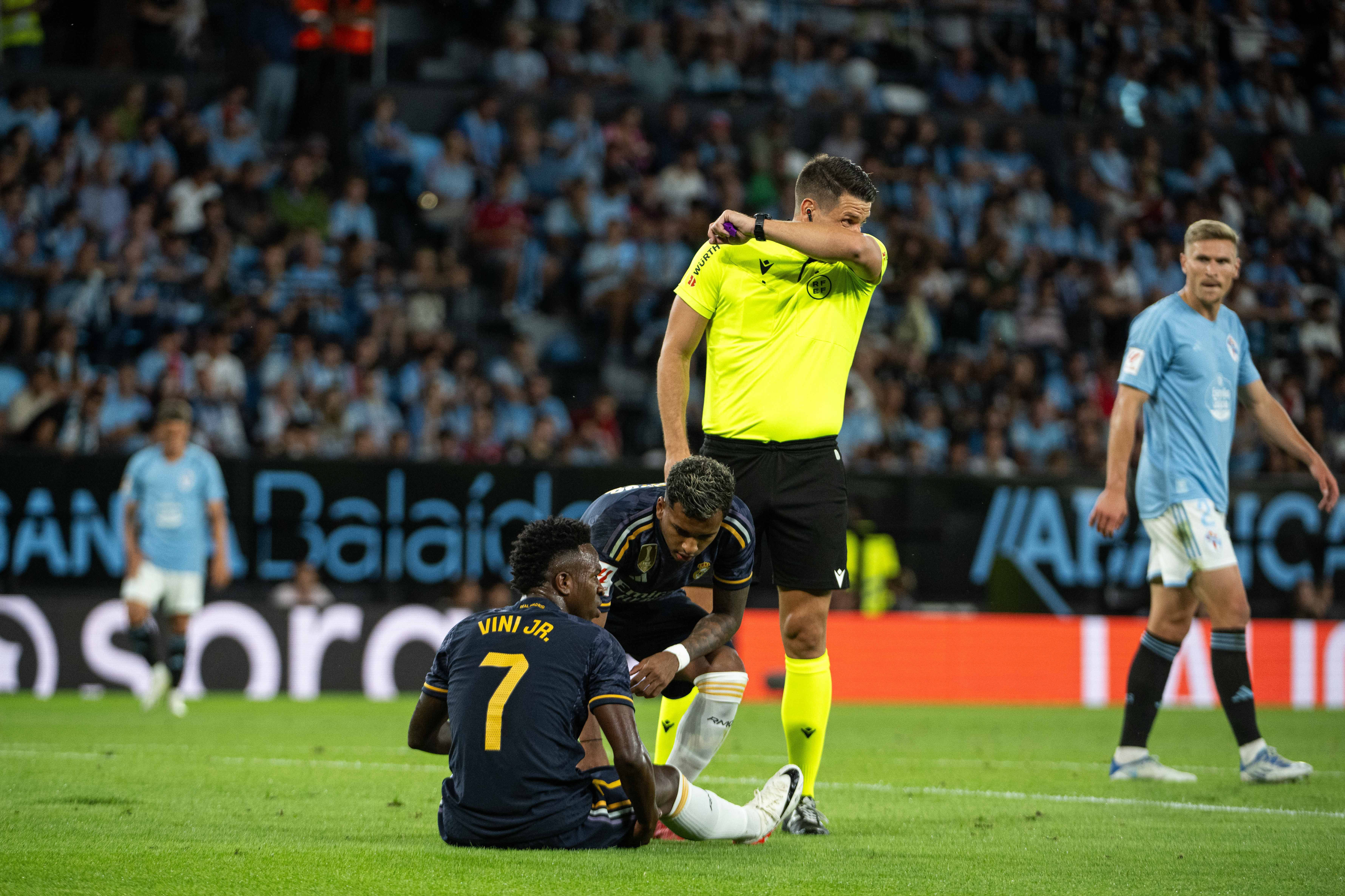 Vinicius Jr., lesionado en el Celta-Real Madrid (Foto: Cordon Press).