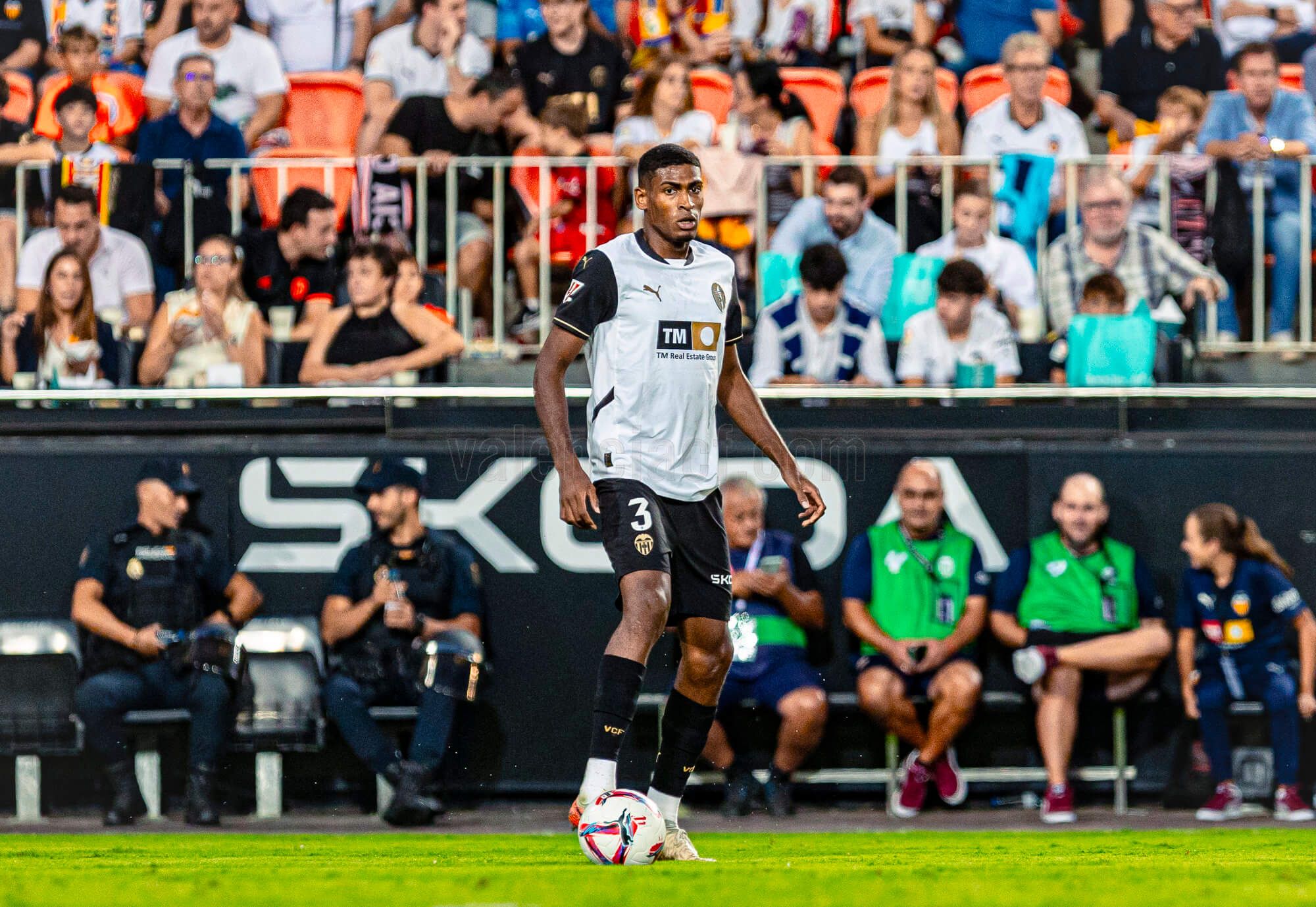 Cristhian Mosquera, ante el CA Osasuna.