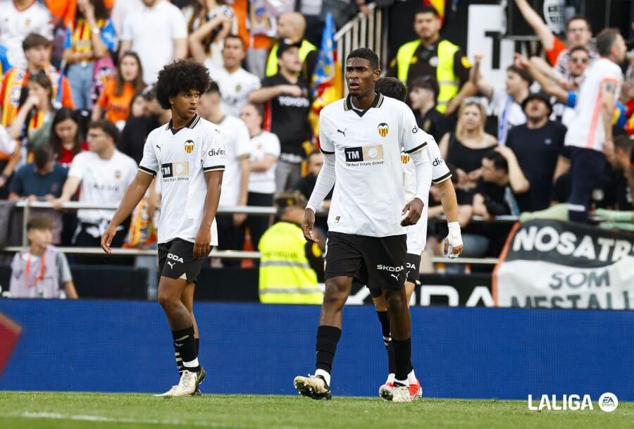  Peter Federico y Cristhian Mosquera, en Mestalla contra el Alavés