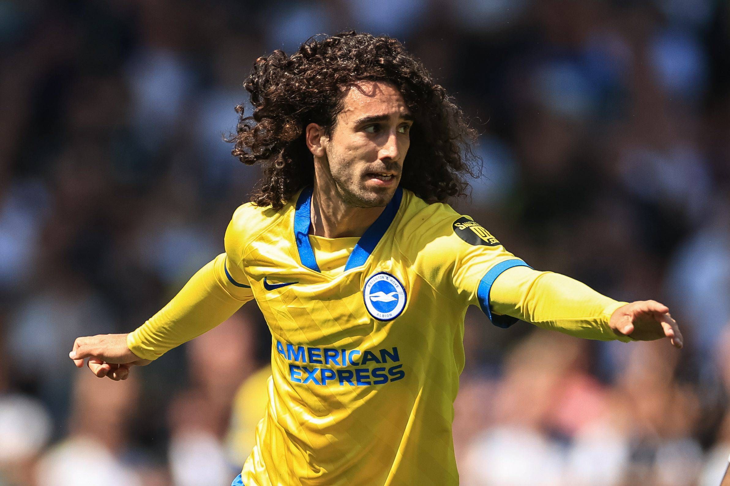 Marc Cucurella, en un partido con el Brighton en la Premier (Foto: Cordon Press).