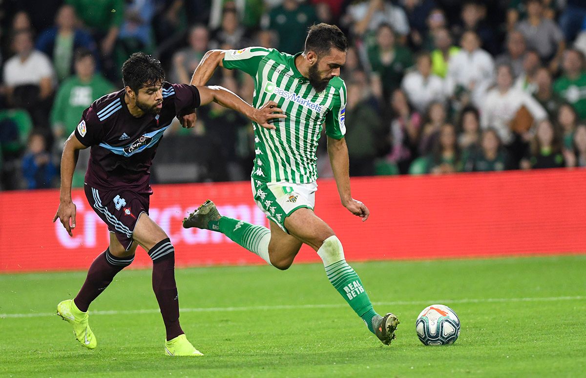  Borja Iglesias en una acción del partido (foto: Kiko Hurtado).