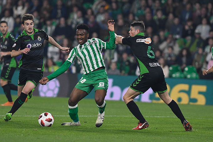  Kaptoum se marcha de un jugador del Racing..