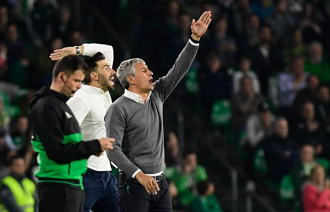  Quique Setién, durante el partido ante el Valencia.