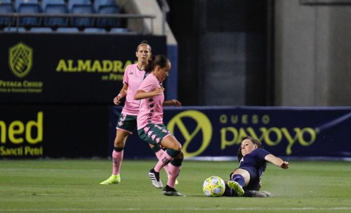  El Betis y el Tottenham, jugando la semifinal del Carranza.