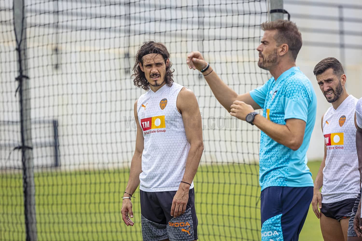 Edinson Cavani, en un entrenamiento en Paterna (Foto: Valencia CF).