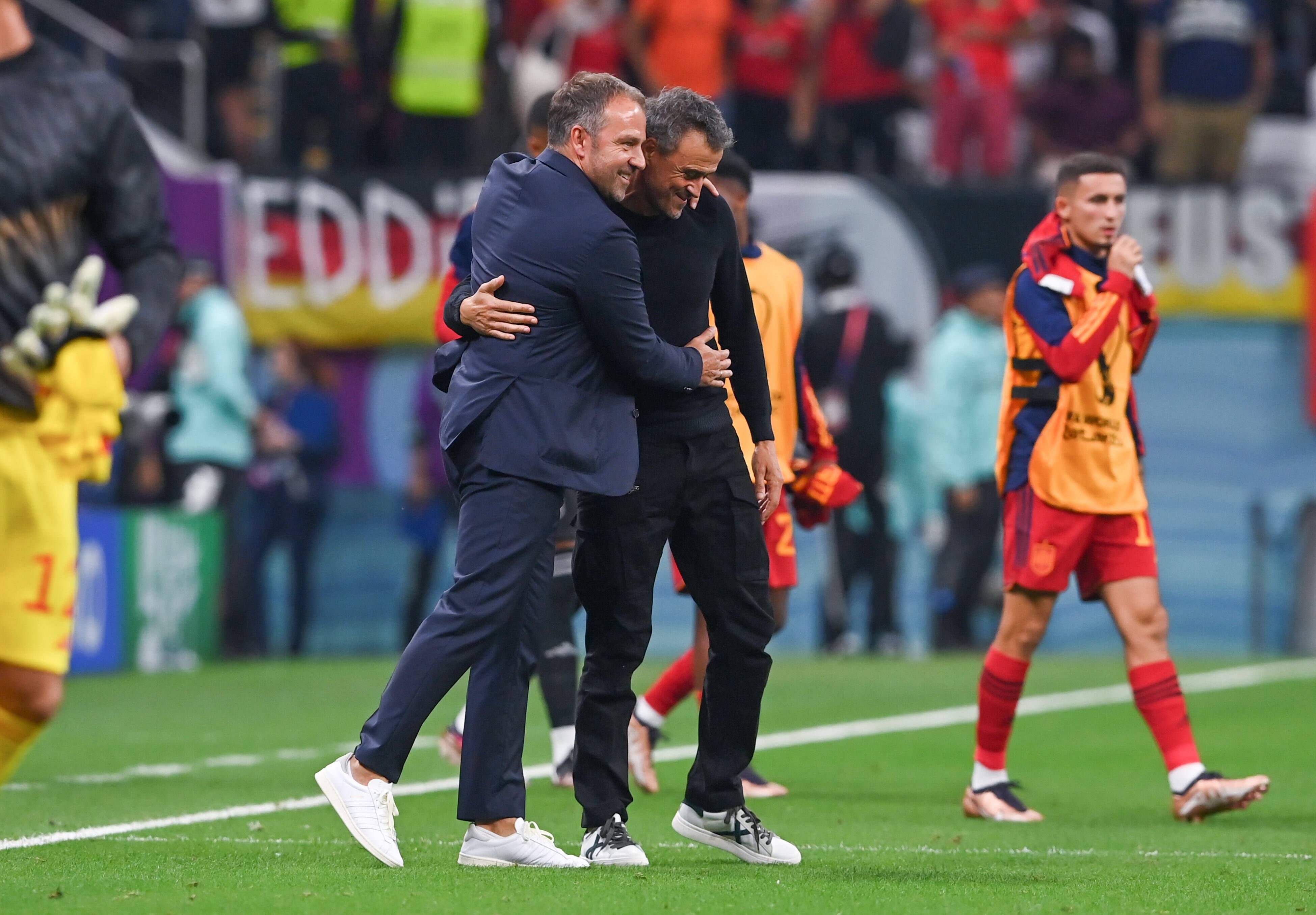El saludo entre Flick y Luis Enrique al final del partido entre España y Alemania.
