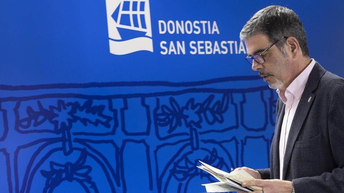 Eneko Goia, durante una rueda de prensa en el Ayuntamiento.