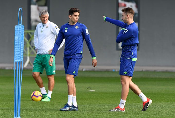  Bartra, en un entrenamiento.