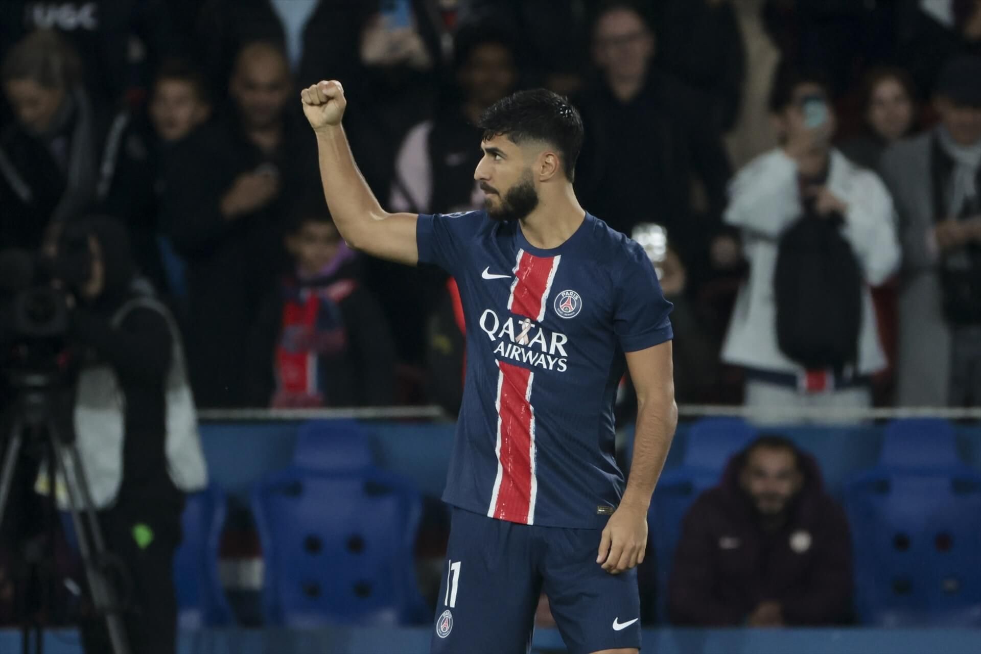  Marco Asensio celebrando un gol con el PSG.
