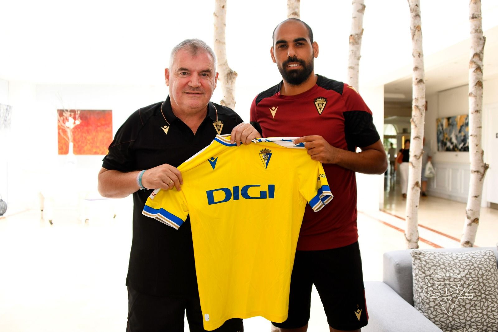 Fali, tras su renovación con el Cádiz (Foto: CCF).