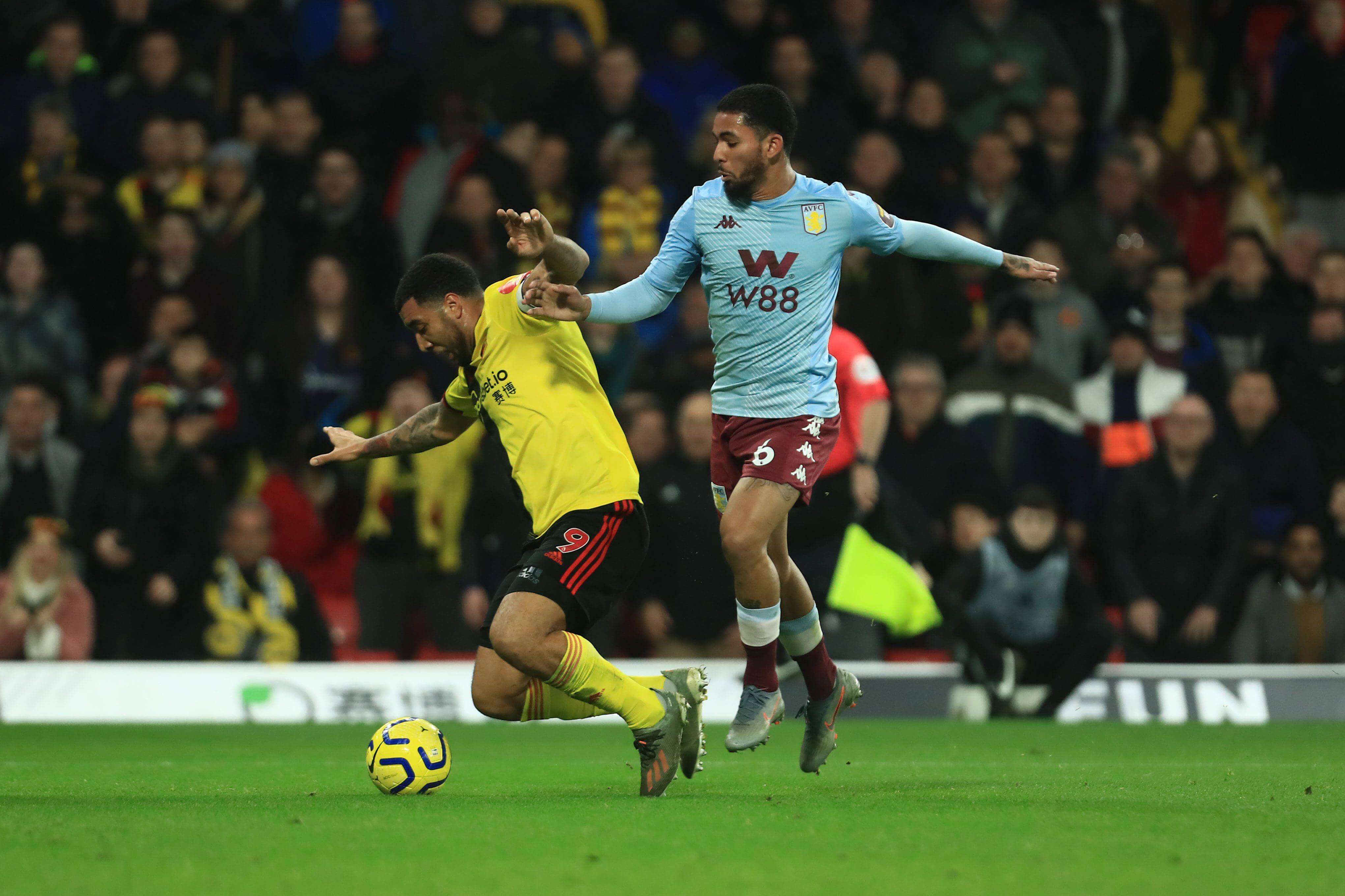  Troy Denney, en un partido en el Watford.