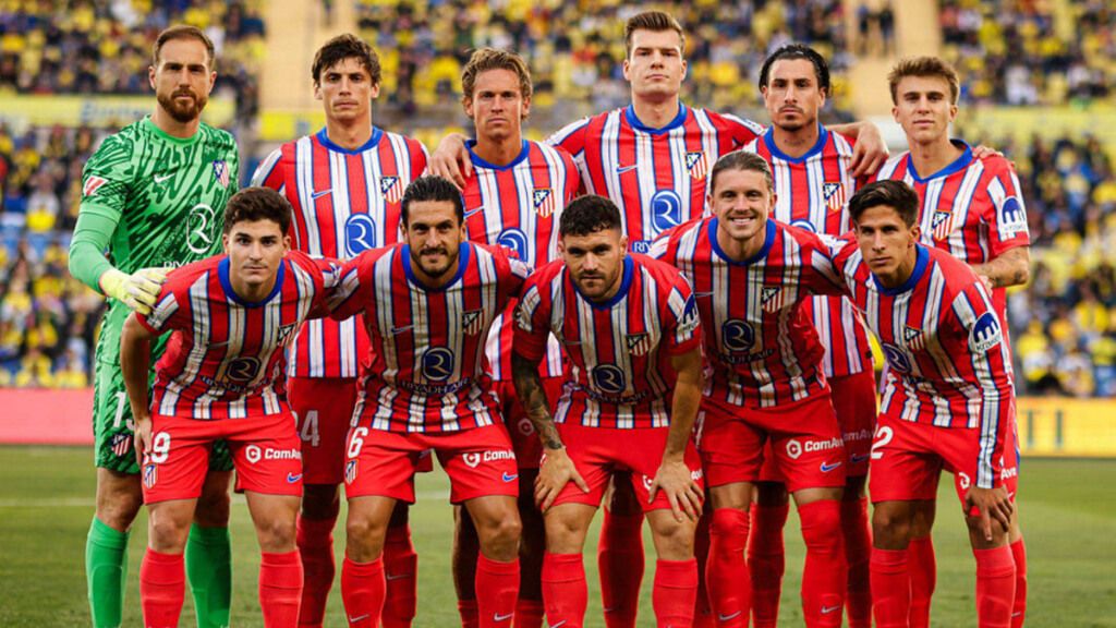  El once titular del Atlético de Madrid posando (Cordon Press)