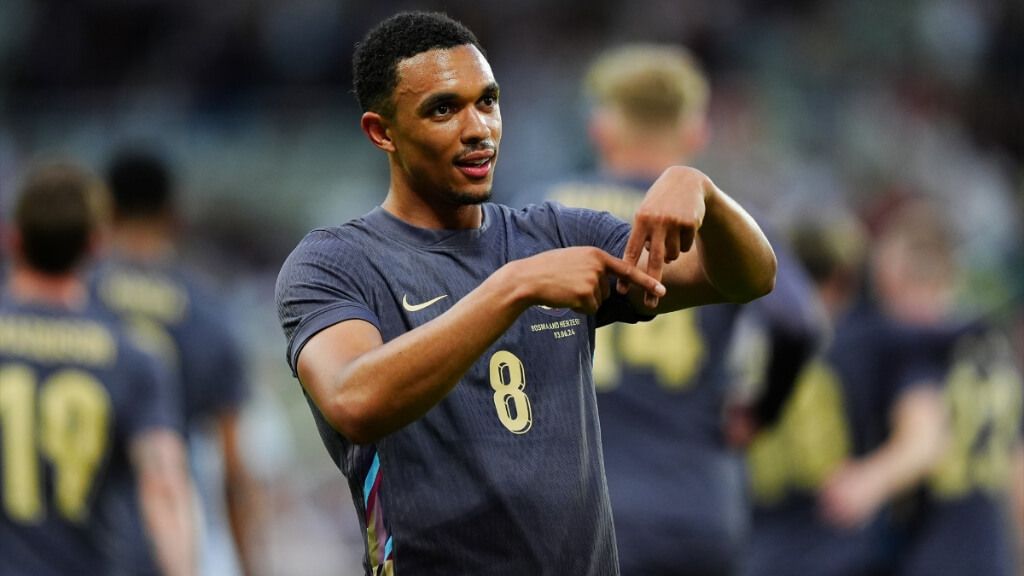 Trent Alexnader-Arnold en un partido con la selección de Inglaterra (Foto: Europa Press)