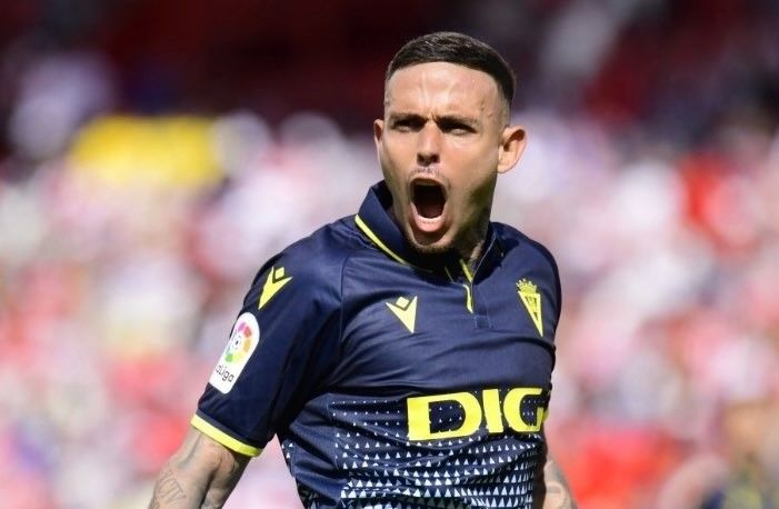 Roger Martí celebra su gol al Almería (Foto: Cádiz CF).