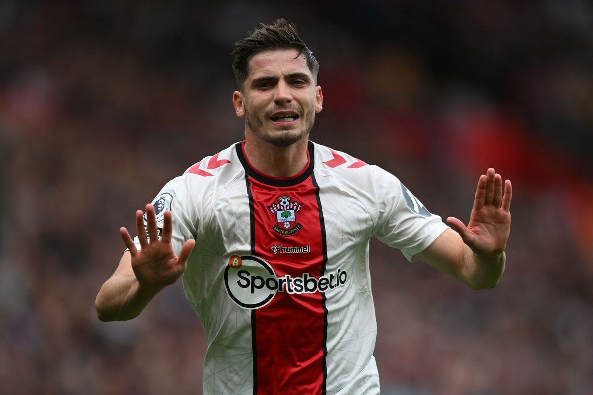 Romain Perraud, con el Southampton.