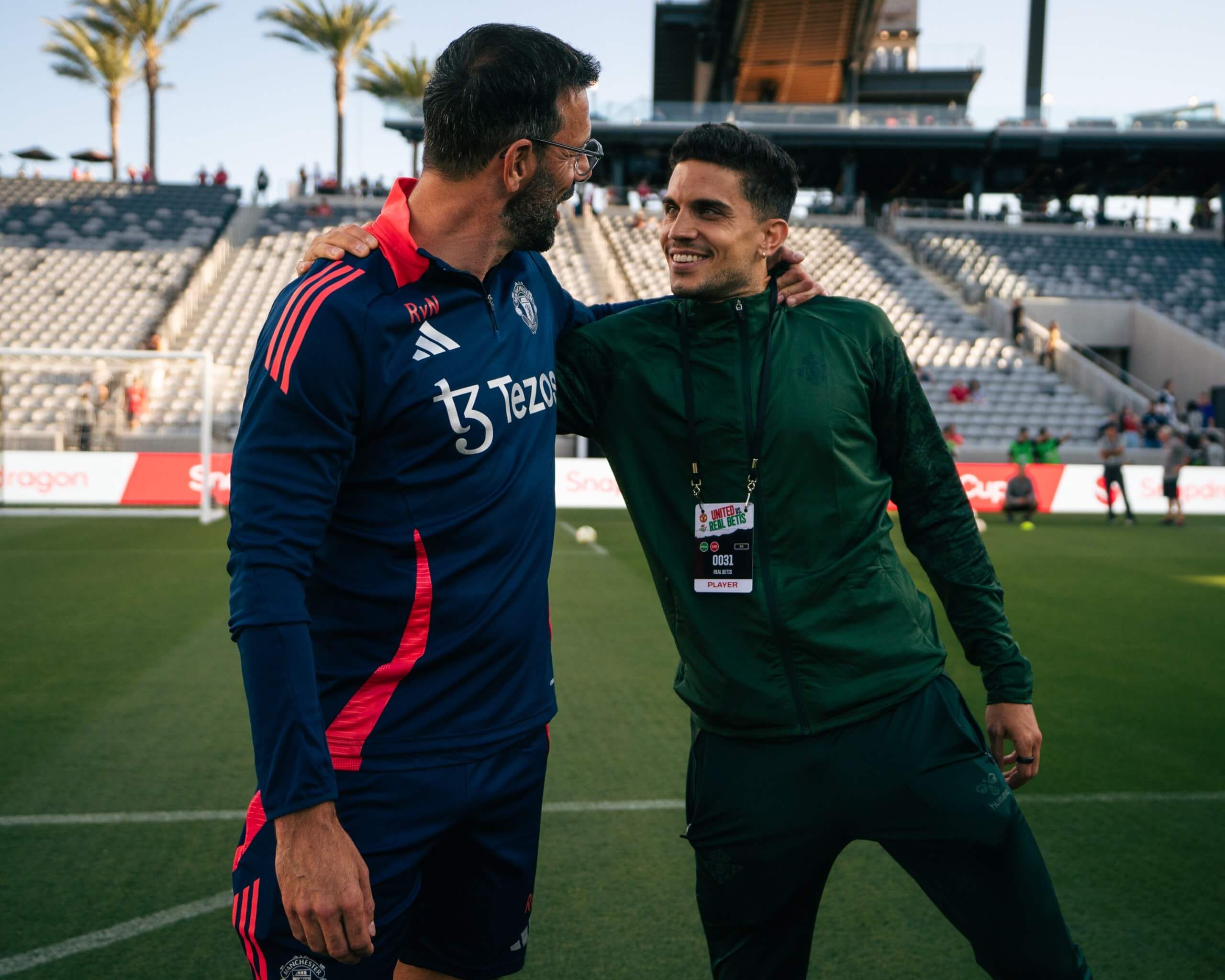  Ruud Van Nistelrooy junto a Bartra