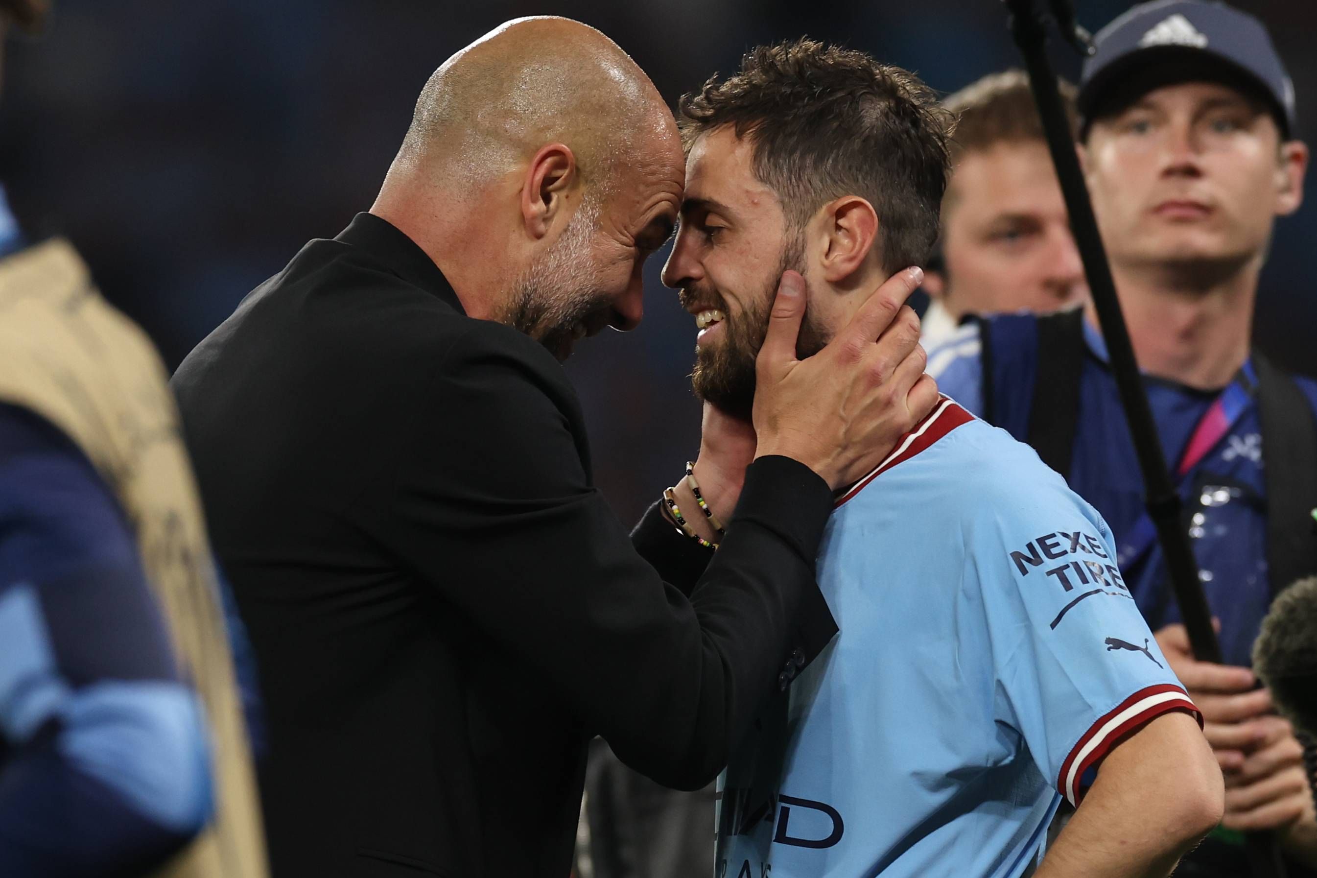 Guardiola y Bernardo Silva, festejando el triunfo en la final de la Champions League (Cordon Press)