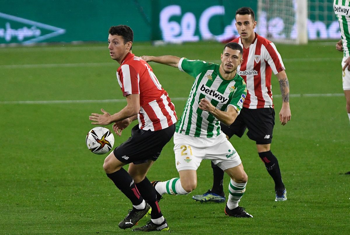  Guido Rodríguez, ante el Athletic.