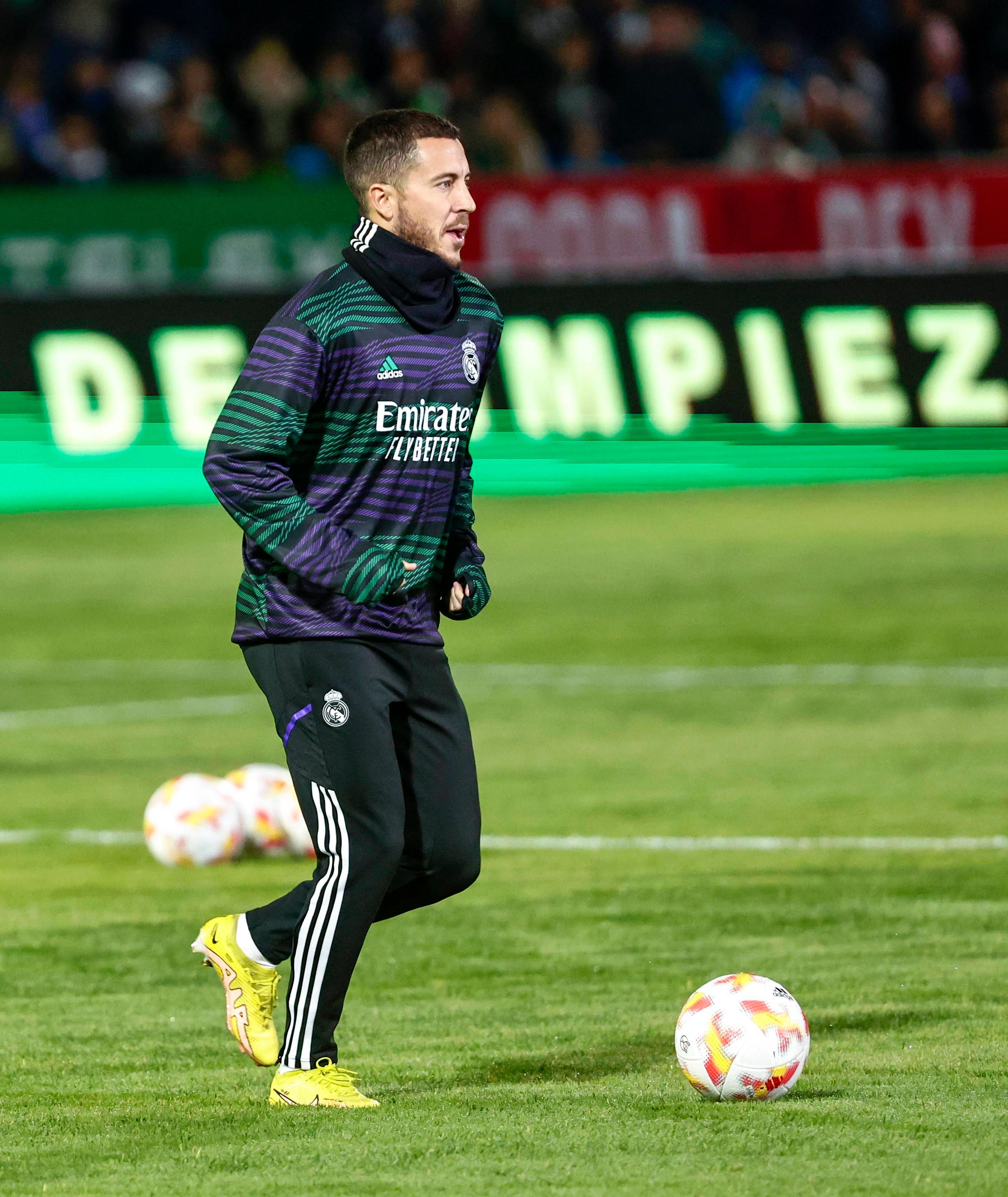  Hazard, en un calentamiento del Real Madrid.