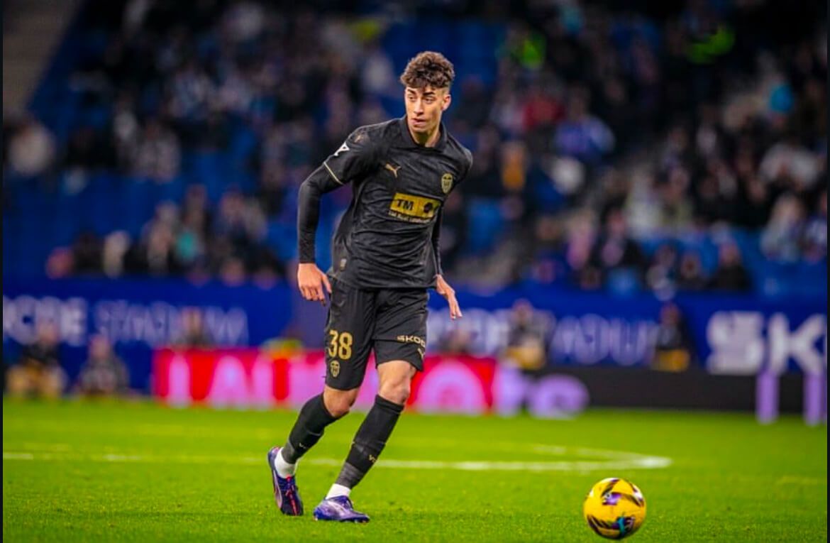 Iker Córdoba debuta en Primera División con el Valencia CF.