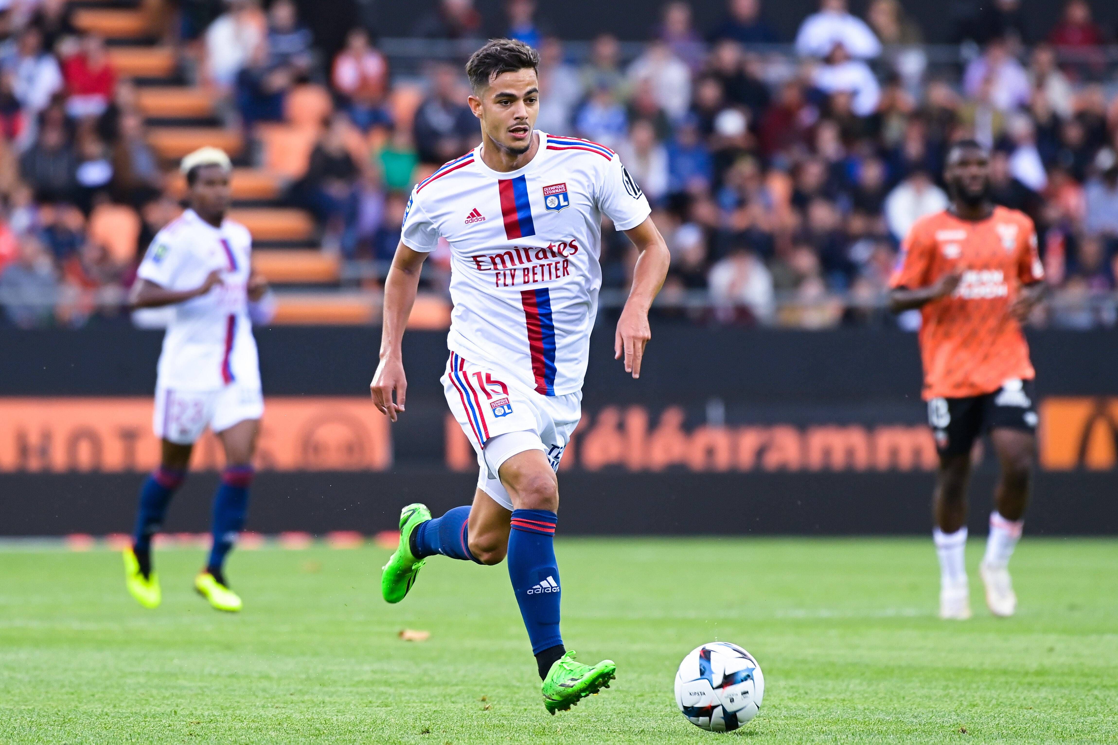  Romain Faivre, con el Lyon.