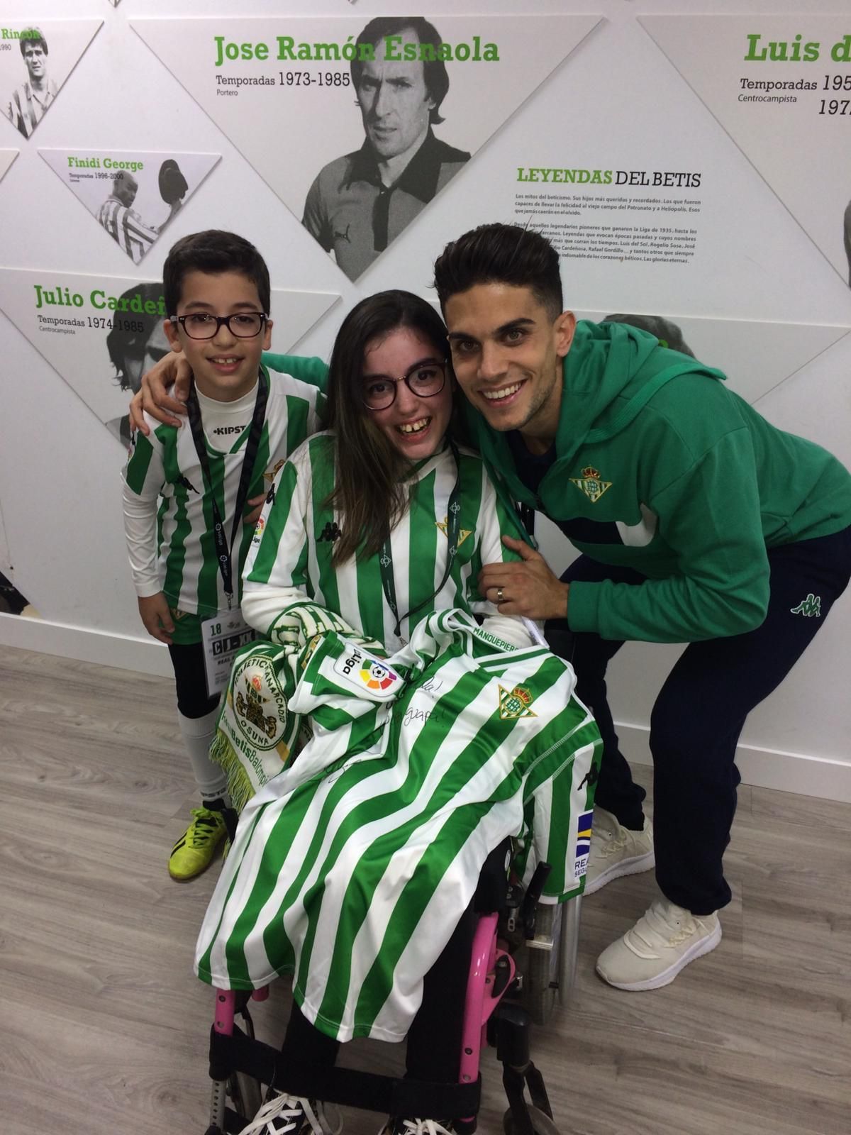  Pequeña Paula, junto a Bartra.